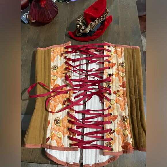 Custom Victorian corset and tailcoat - Picture 12 of 12